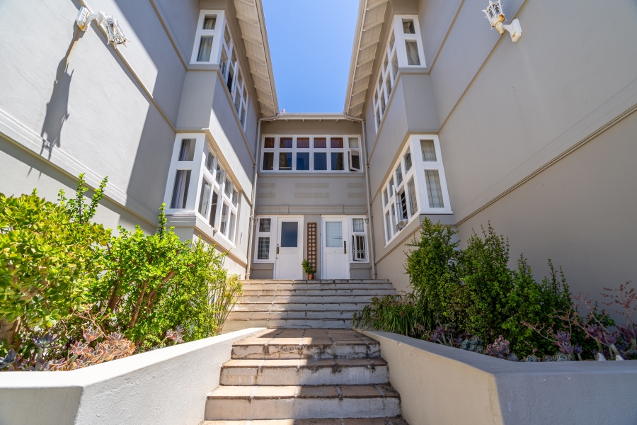 3 Bedroom Property for Sale in Oranjezicht Western Cape